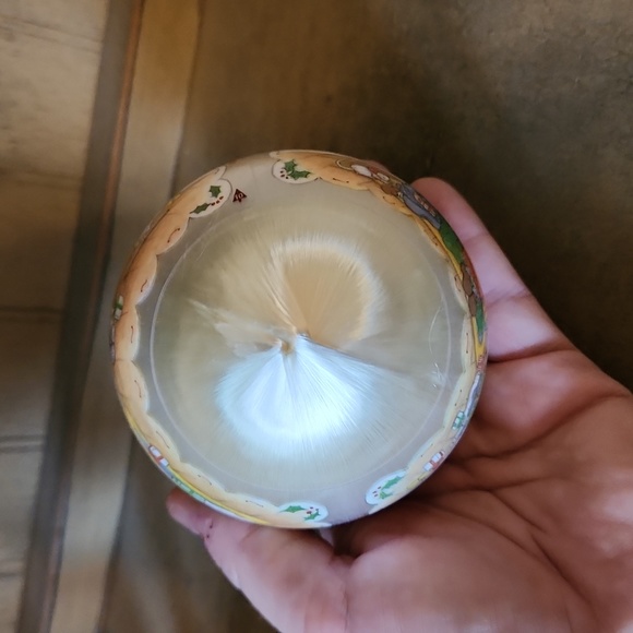 Hallmark 1982 Betsy Clark 10th in the Series Satin Unbreakable Ornament - Picture 6 of 7